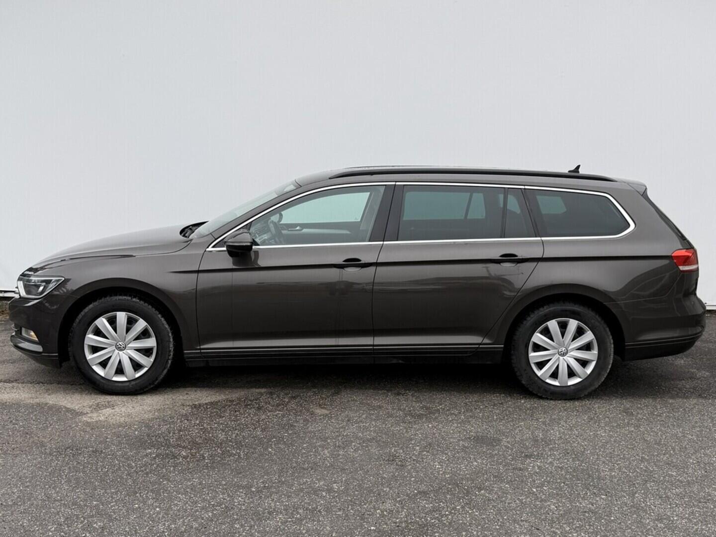 OM190V02585_12.webp_PASSAT Highline 2.0 TDI 140 kW automat