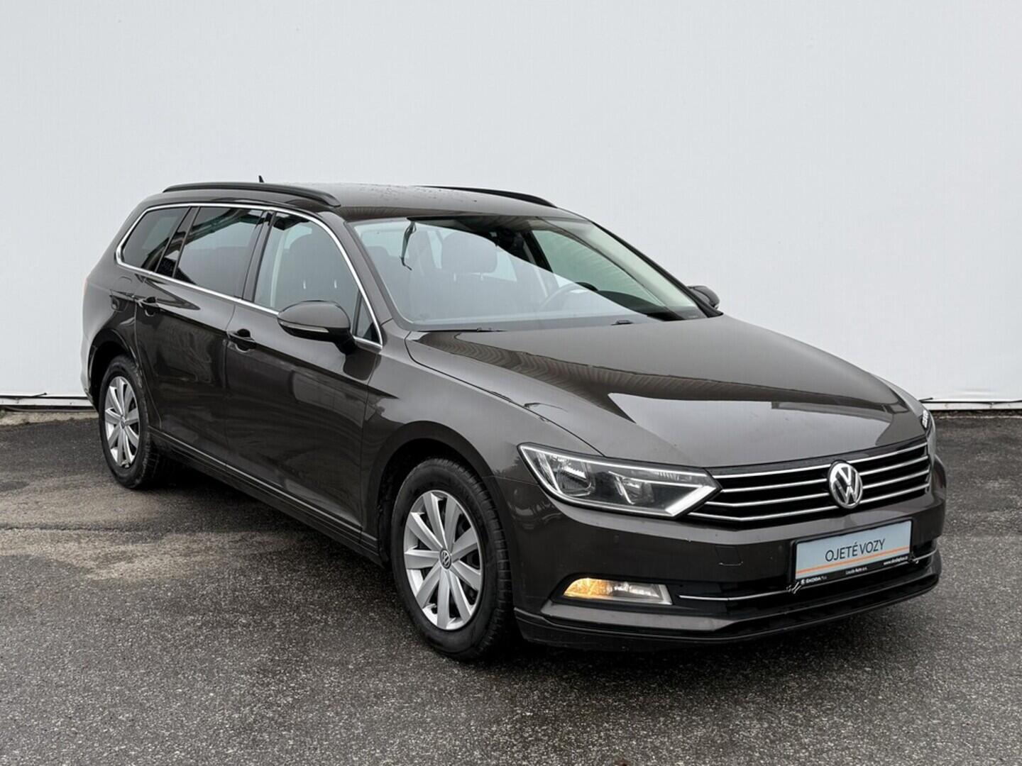 OM190V02585_14.webp_PASSAT Highline 2.0 TDI 140 kW automat