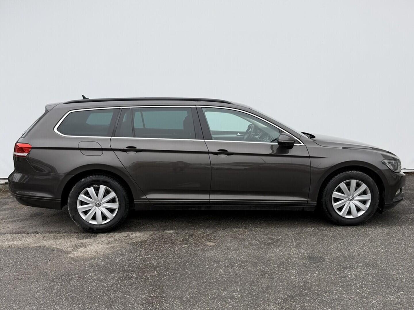 OM190V02585_16.webp_PASSAT Highline 2.0 TDI 140 kW automat