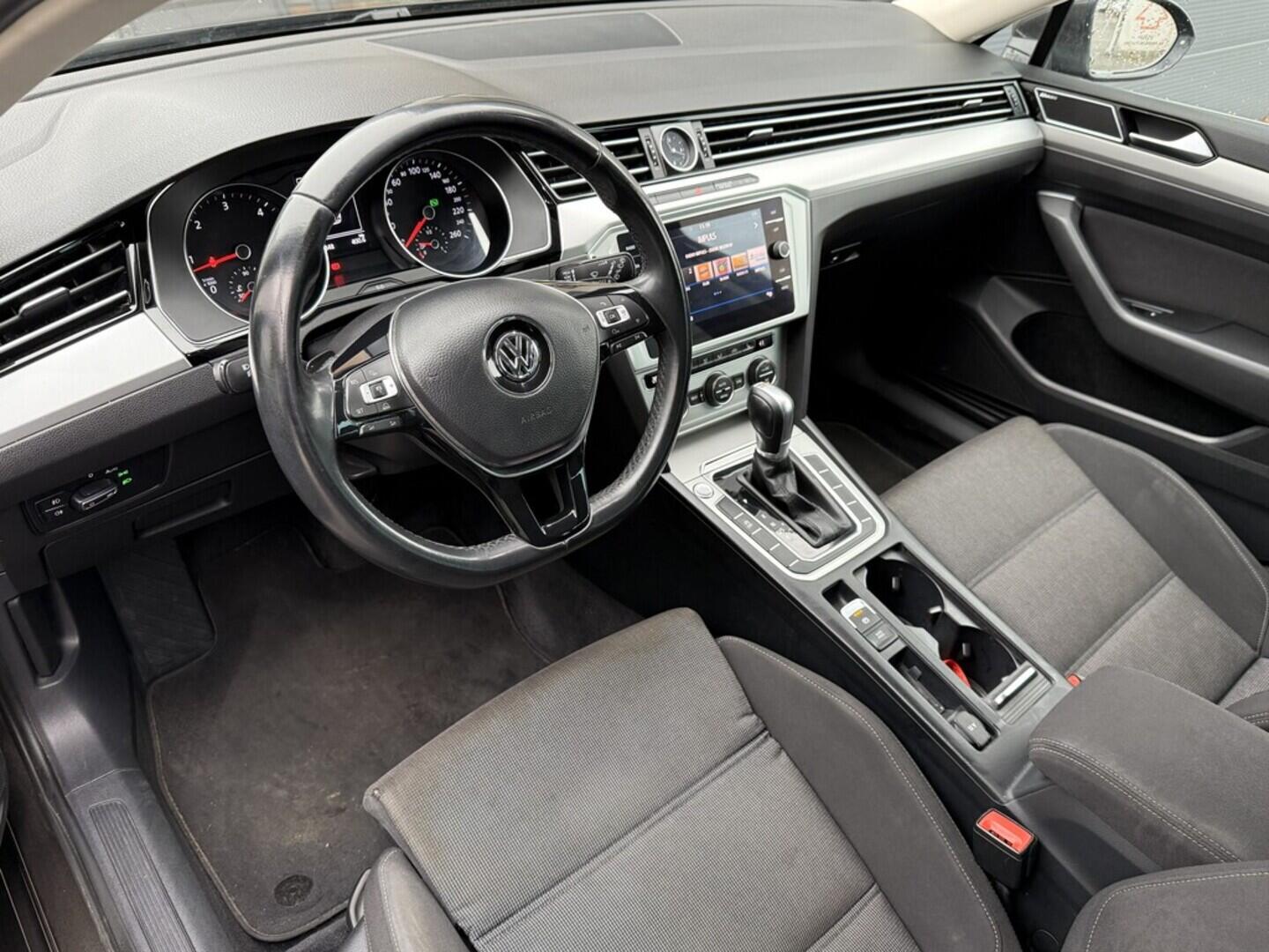 OM190V02585_19.webp_PASSAT Highline 2.0 TDI 140 kW automat