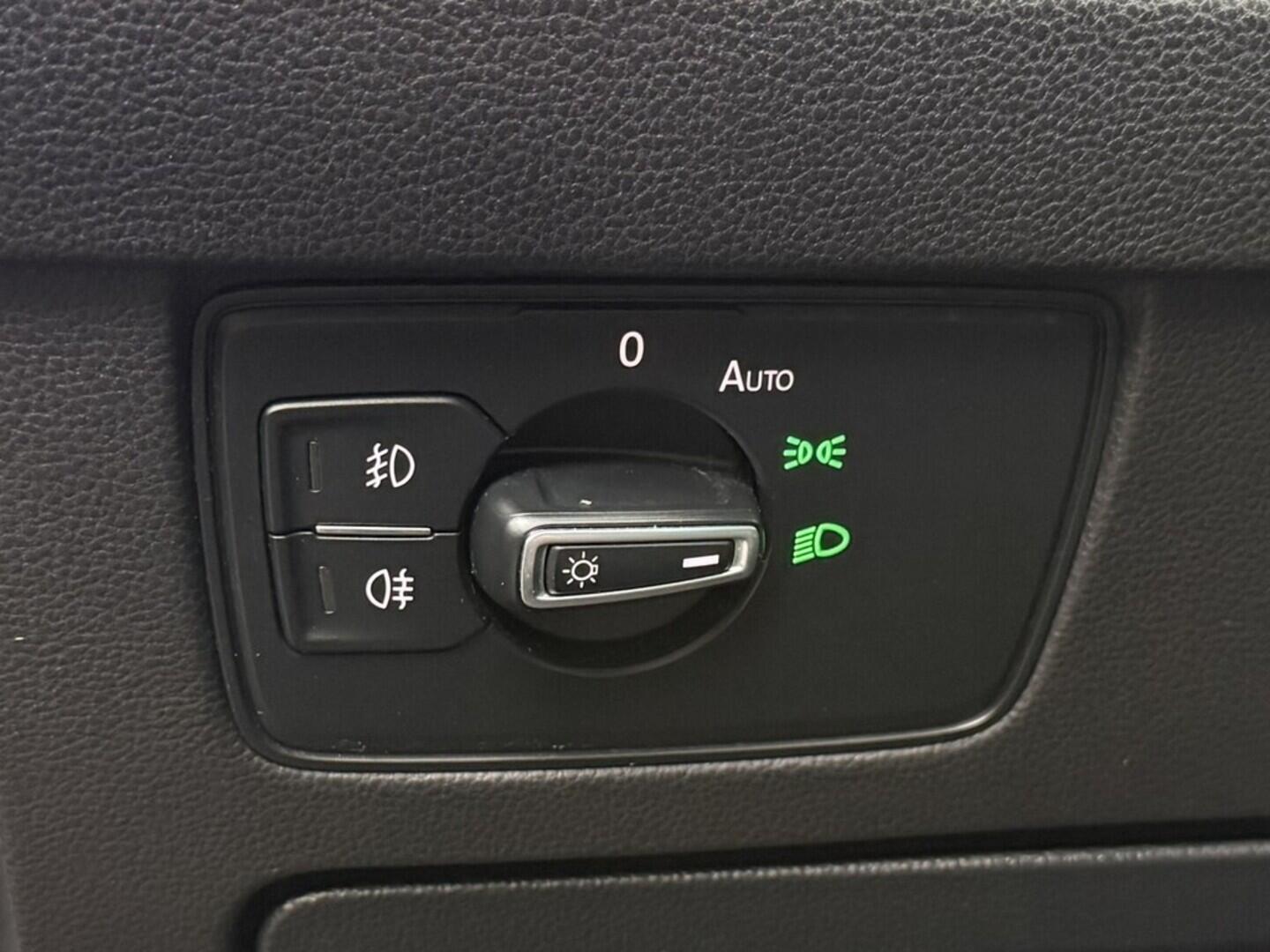 OM190V02585_22.webp_PASSAT Highline 2.0 TDI 140 kW automat