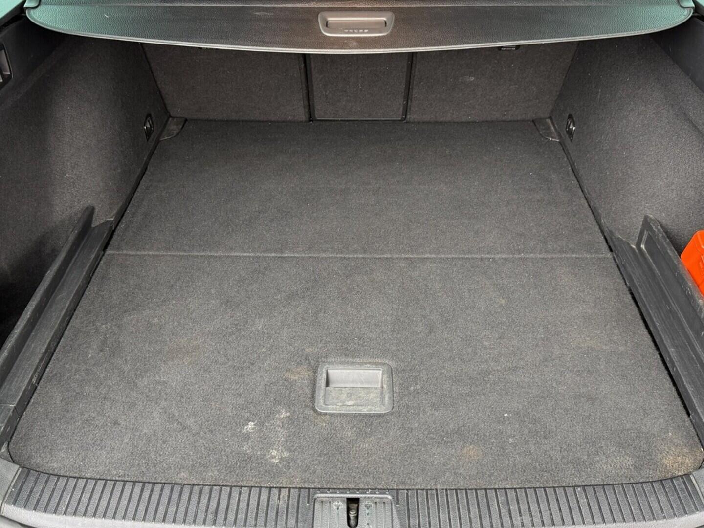 OM190V02585_30.webp_PASSAT Highline 2.0 TDI 140 kW automat