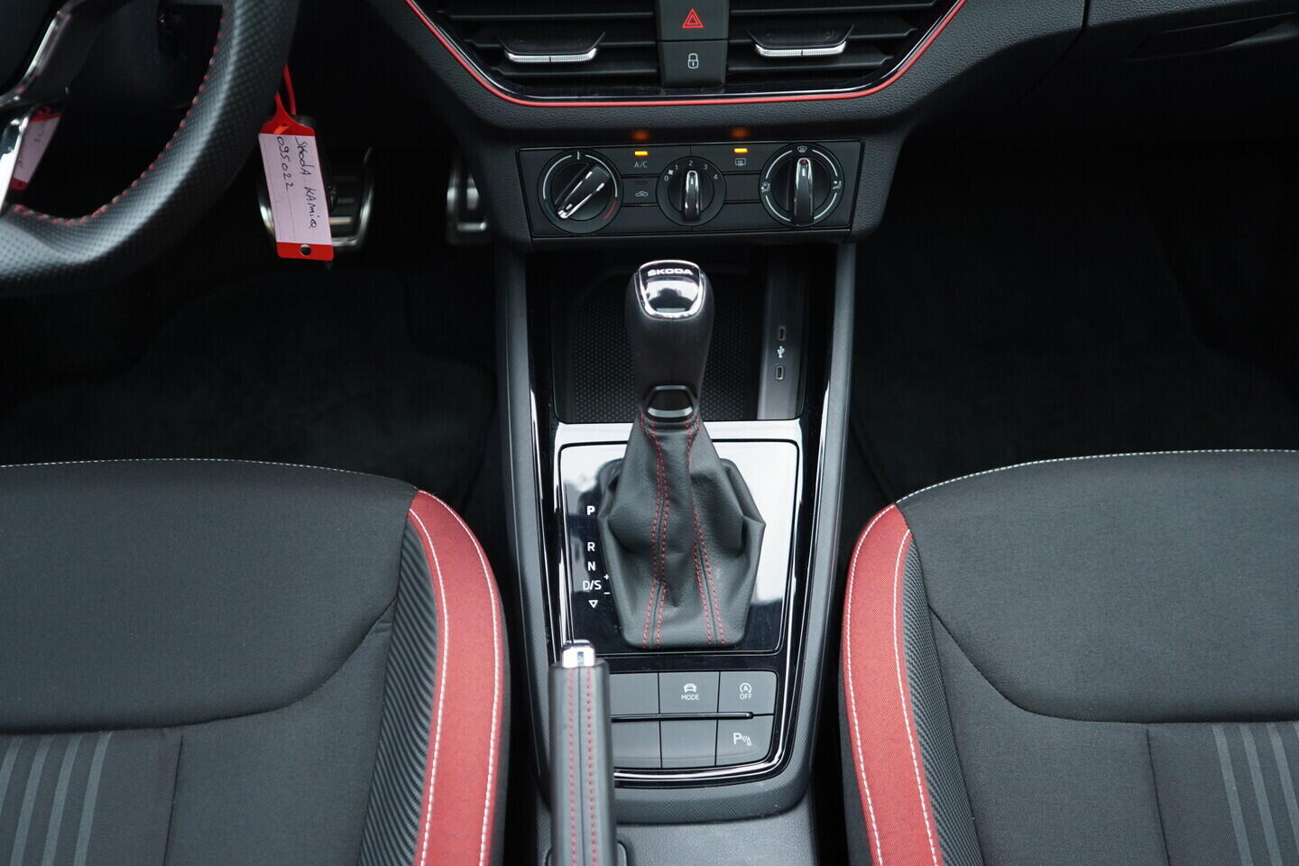 OM190V02598_32.webp_KAMIQ Monte Carlo 1.0 TSI 81 kW automat, DPH