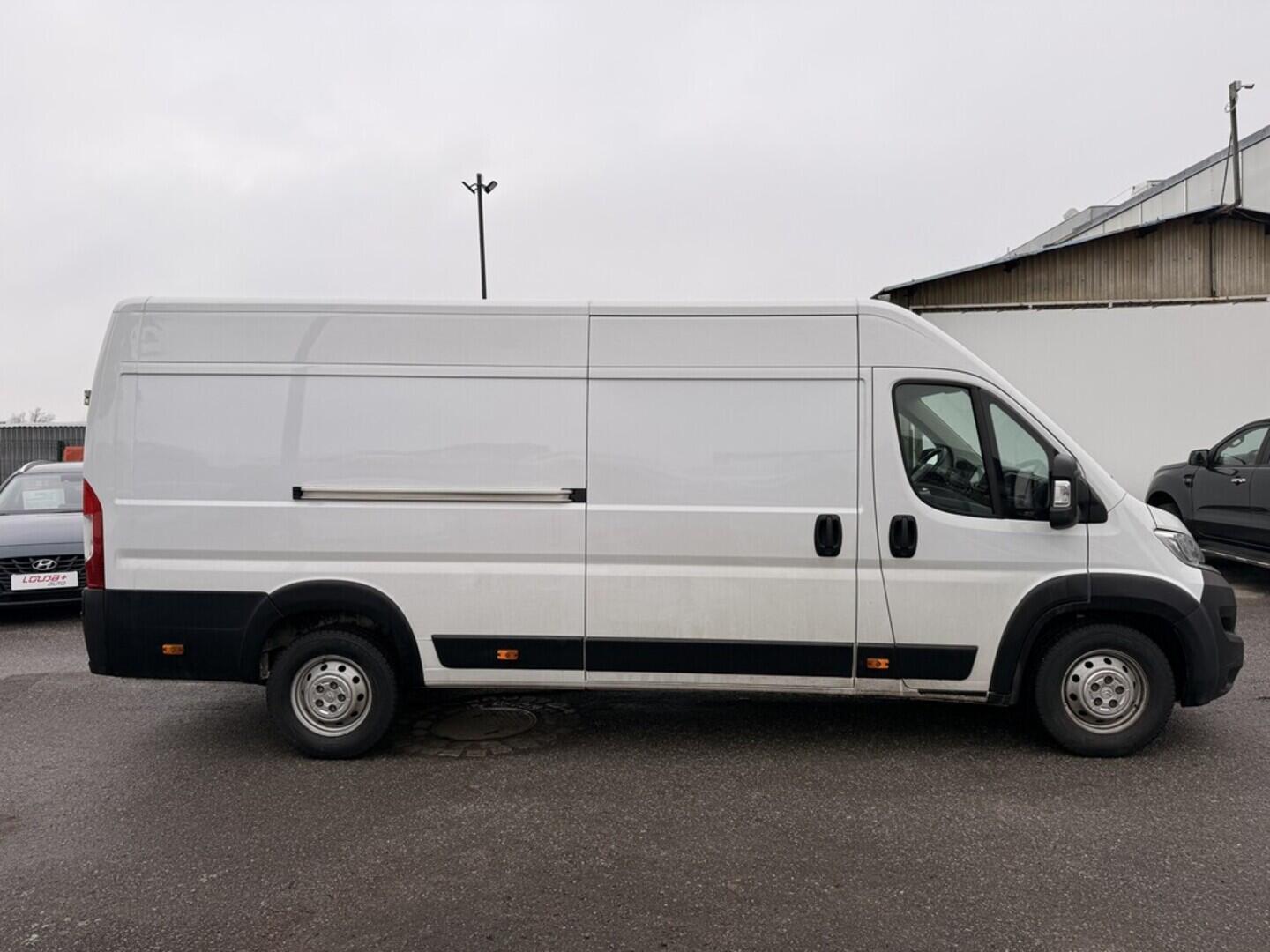 OM190V02602_11.webp_JUMPER L4H2 2.2 BlueHDi 121 kW manuál, DPH