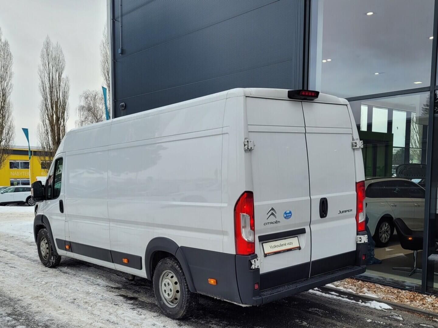 OM190V02602_15.webp_JUMPER L4H2 2.2 BlueHDi 121 kW manuál, DPH