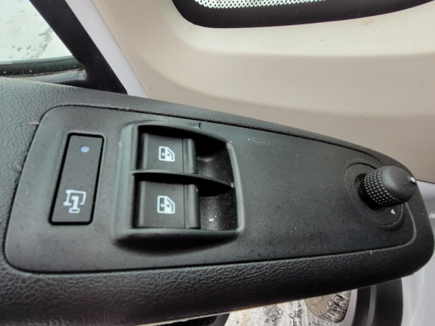 OM190V02602_21.webp_JUMPER L4H2 2.2 BlueHDi 121 kW manuál, DPH