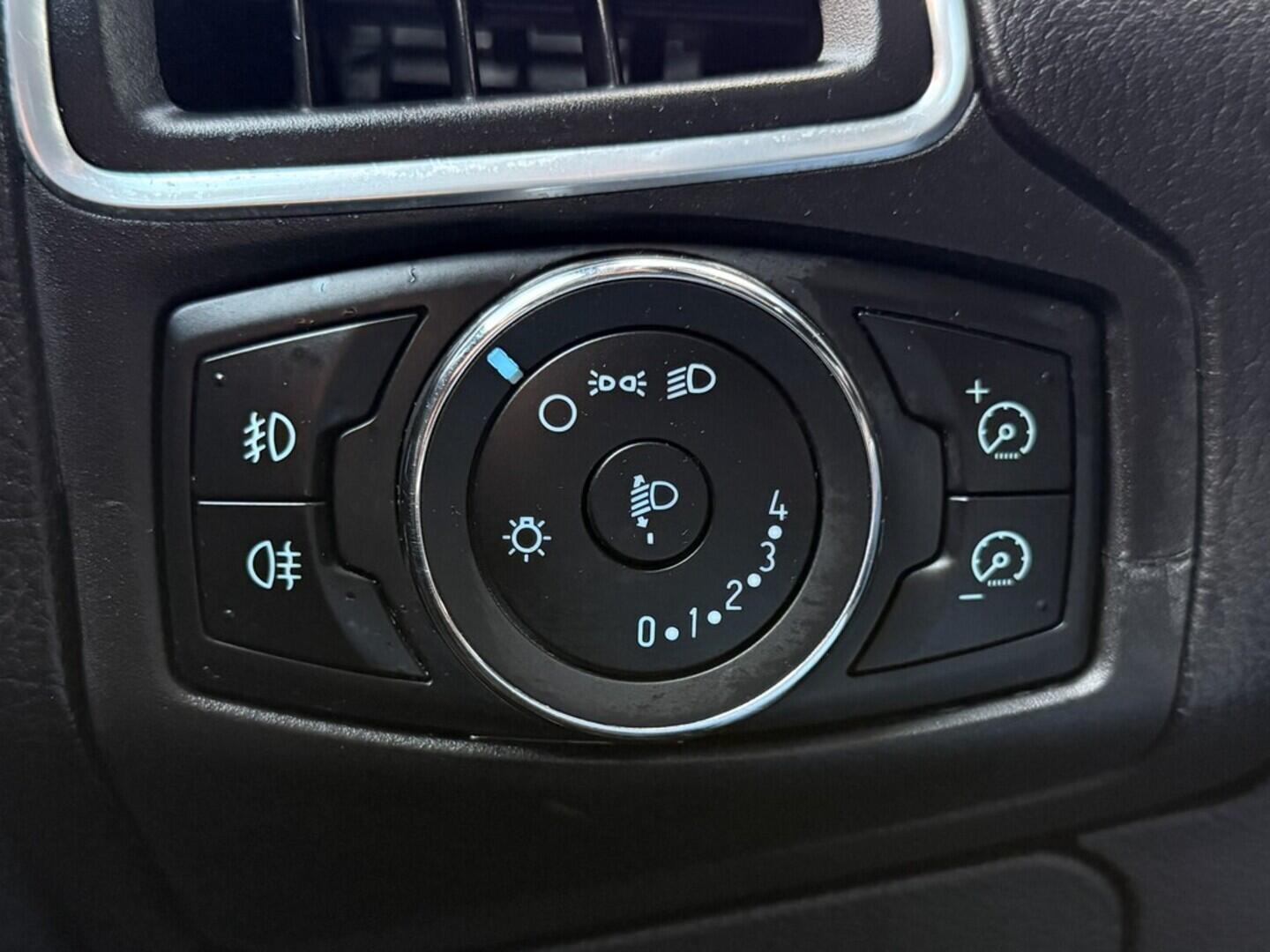 OM190V02606_22.webp_FOCUS Titanium 1.6 TDCi 85 kW manuál