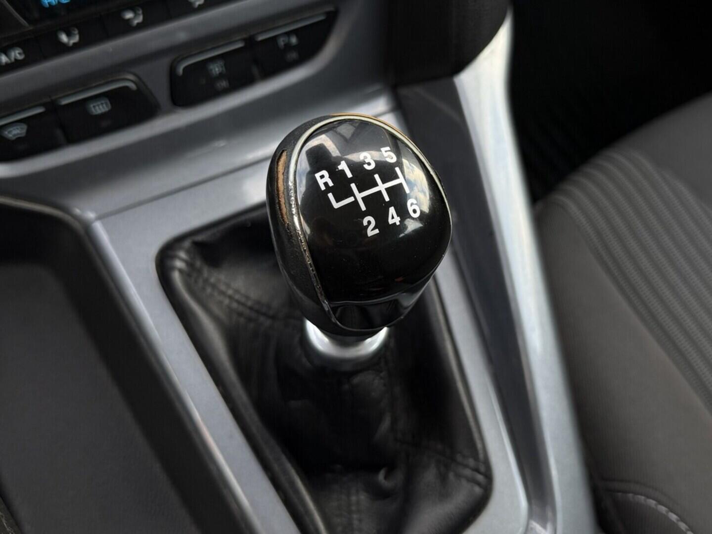 OM190V02606_28.webp_FOCUS Titanium 1.6 TDCi 85 kW manuál