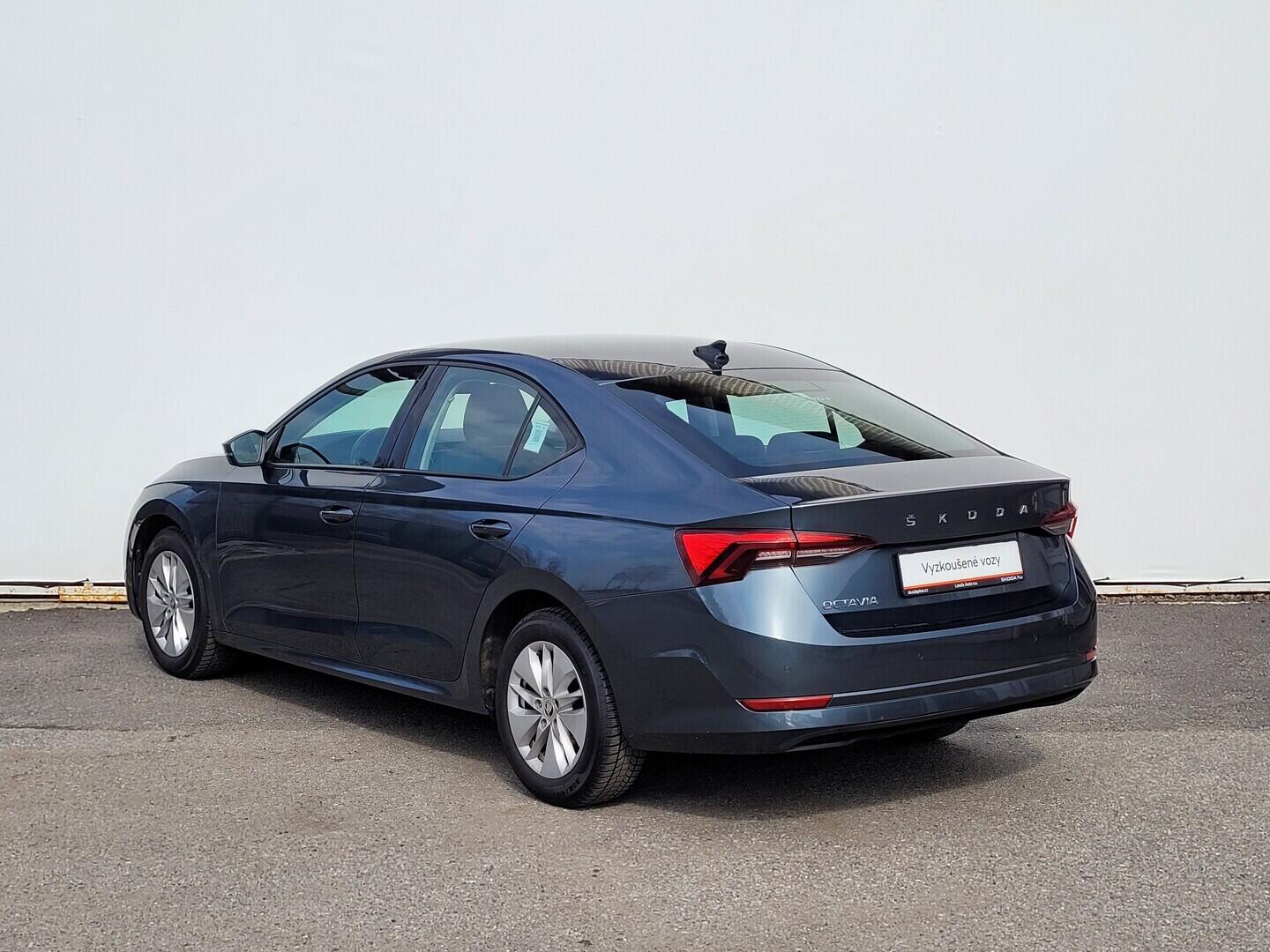 OM190V02608_15.webp_OCTAVIA Ambition Plus 2.0 TDI 85 kW manuál