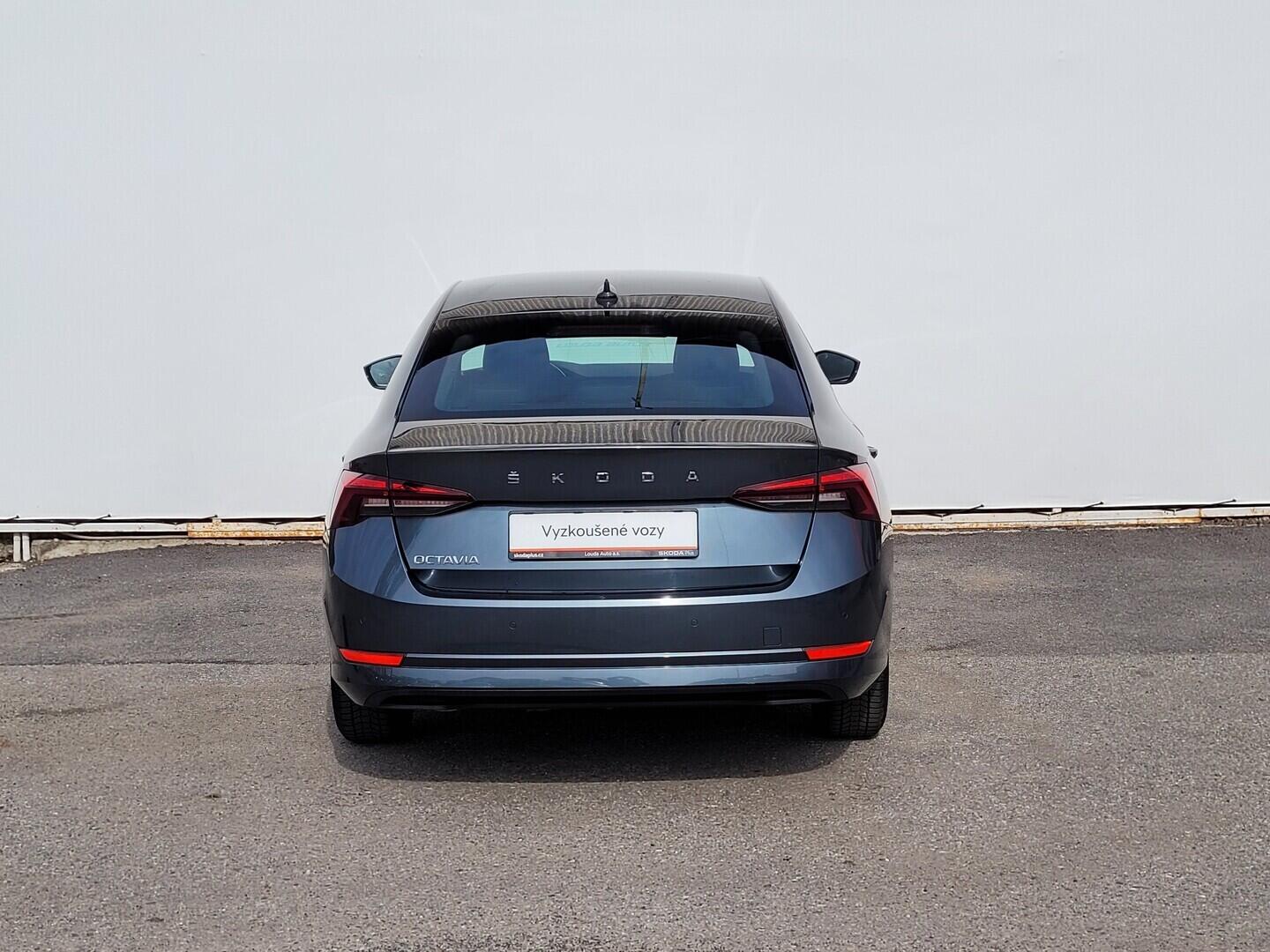 OM190V02608_17.webp_OCTAVIA Ambition Plus 2.0 TDI 85 kW manuál