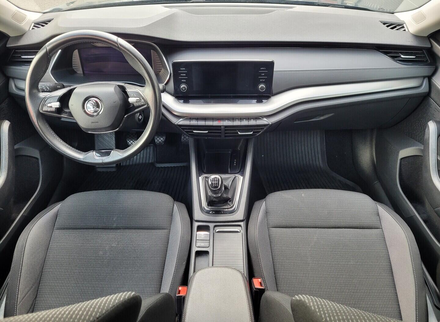 OM190V02608_18.webp_OCTAVIA Ambition Plus 2.0 TDI 85 kW manuál