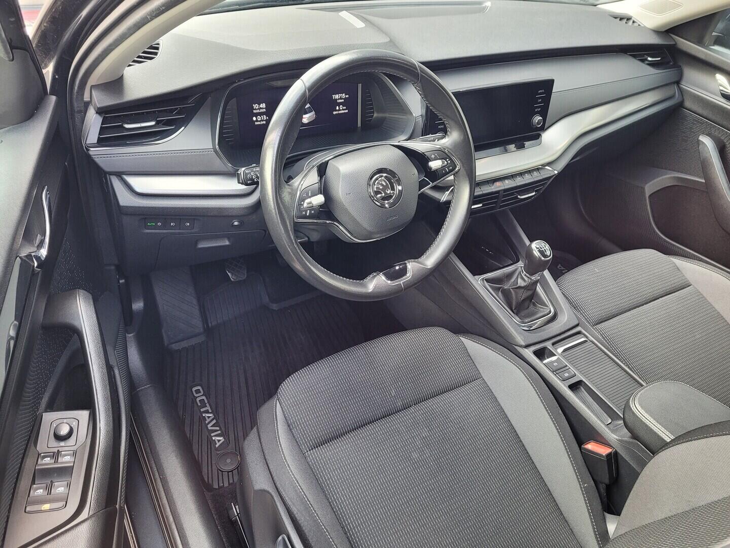 OM190V02608_19.webp_OCTAVIA Ambition Plus 2.0 TDI 85 kW manuál