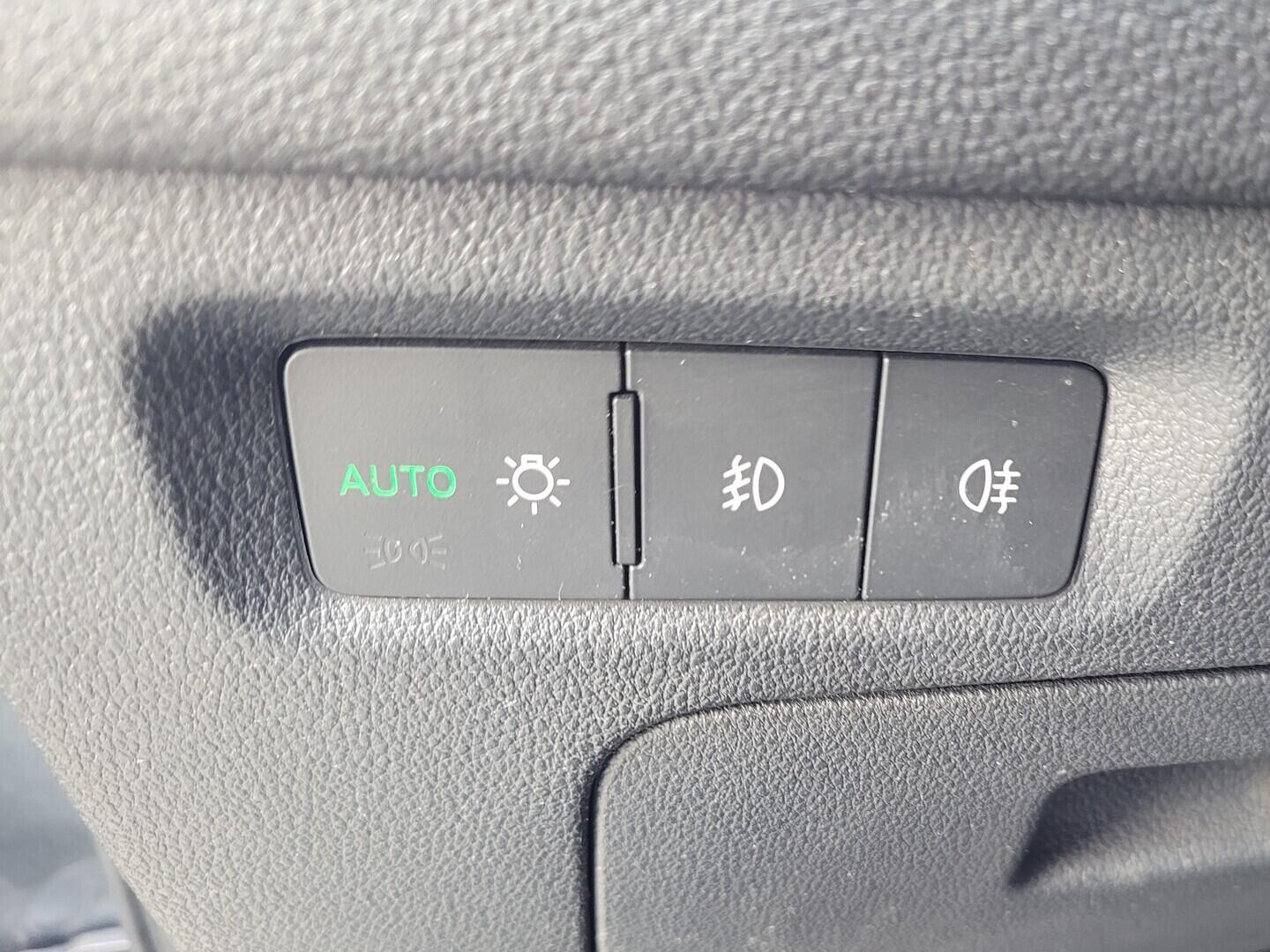 OM190V02608_22.webp_OCTAVIA Ambition Plus 2.0 TDI 85 kW manuál