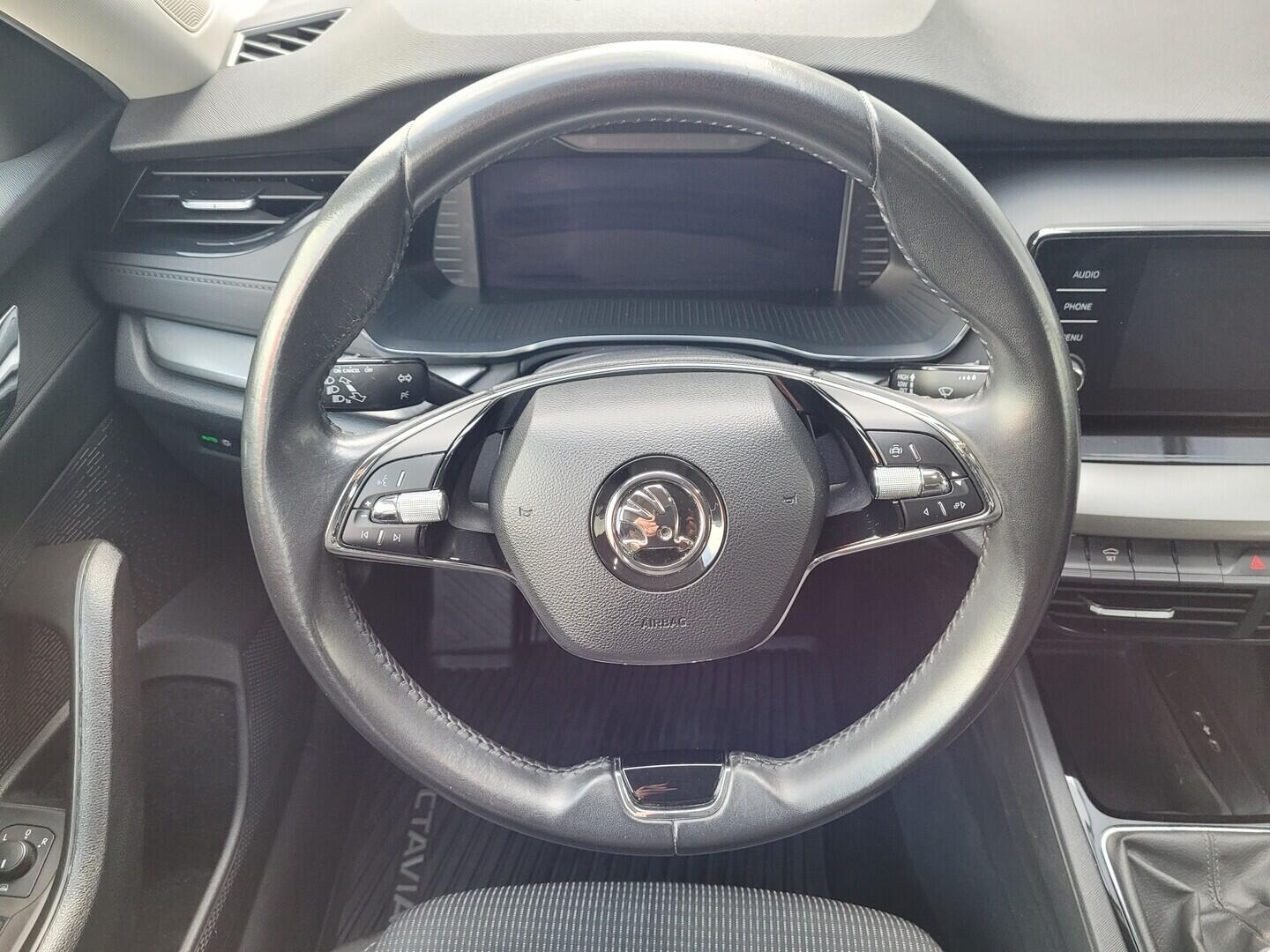 OM190V02608_23.webp_OCTAVIA Ambition Plus 2.0 TDI 85 kW manuál