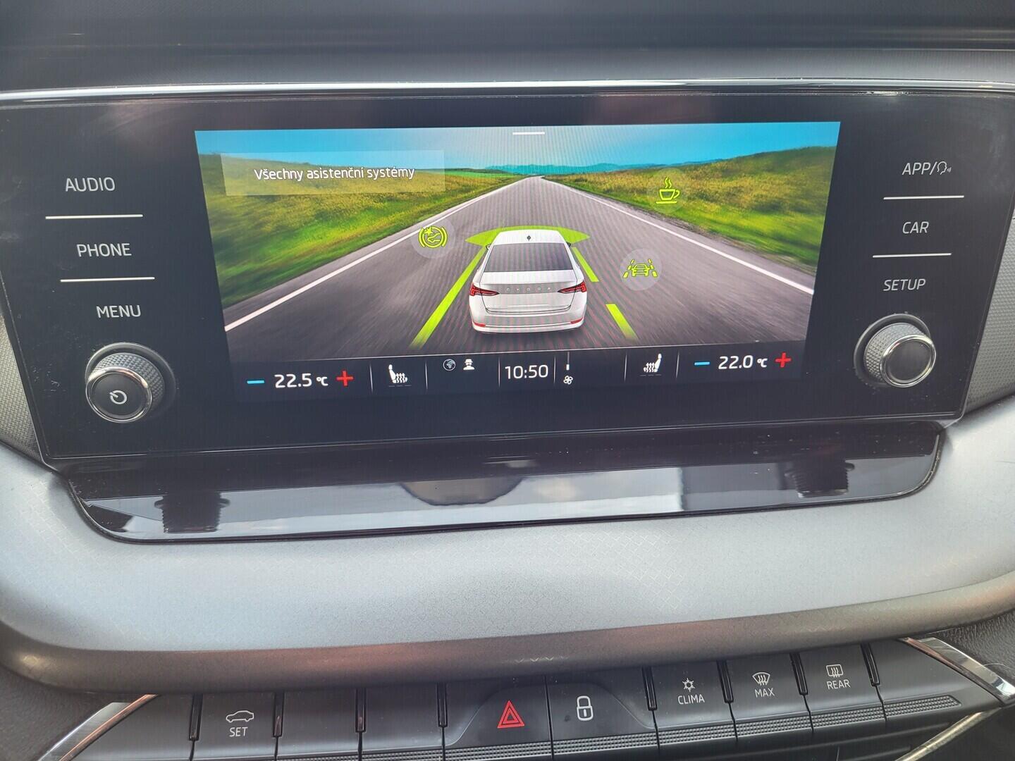 OM190V02608_25.webp_OCTAVIA Ambition Plus 2.0 TDI 85 kW manuál