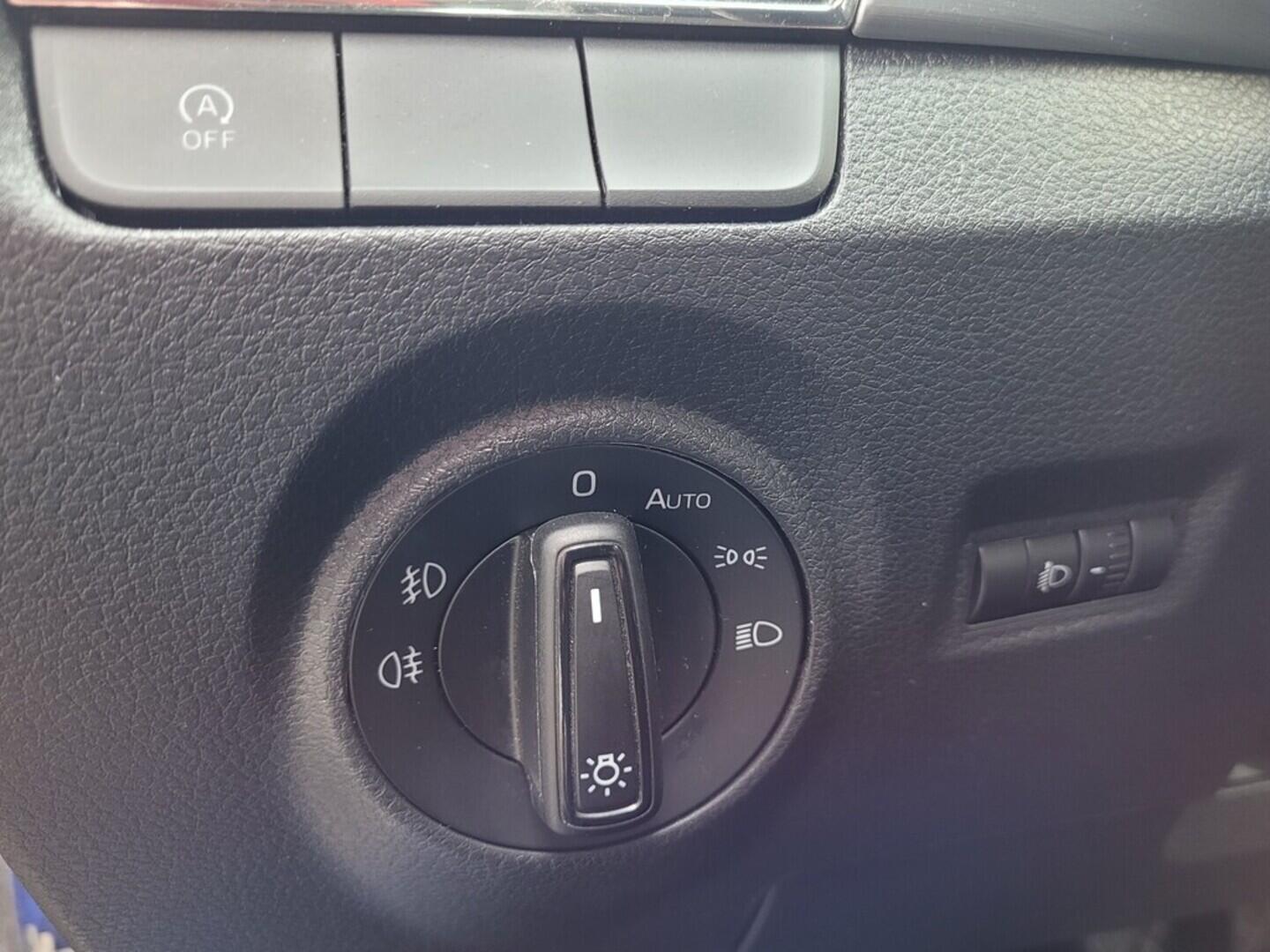 OM190V02609_22.webp_FABIA Ambition 1.0 TSI 70 kW manuál