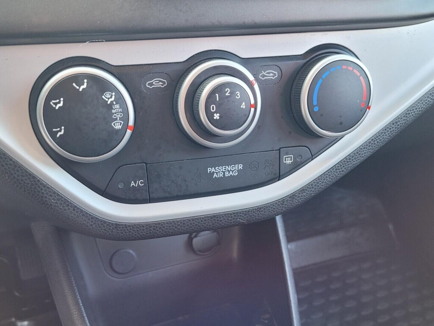 OM190V02611_27.webp_PICANTO  1.0 i 50 kW manuál