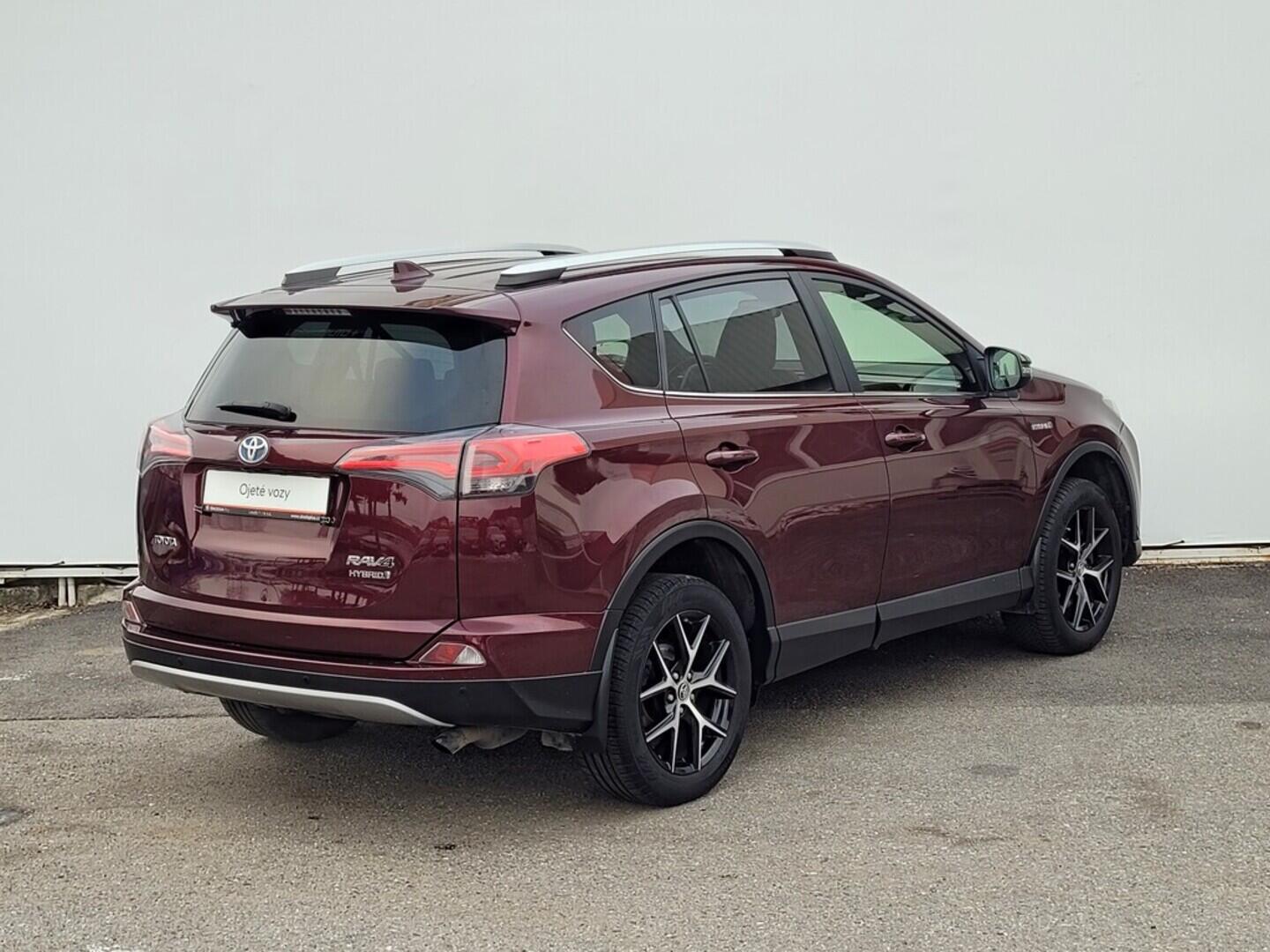 OM190V02624_11.webp_RAV4 Trend 2.5 e-CVT 114 kW automat, DPH