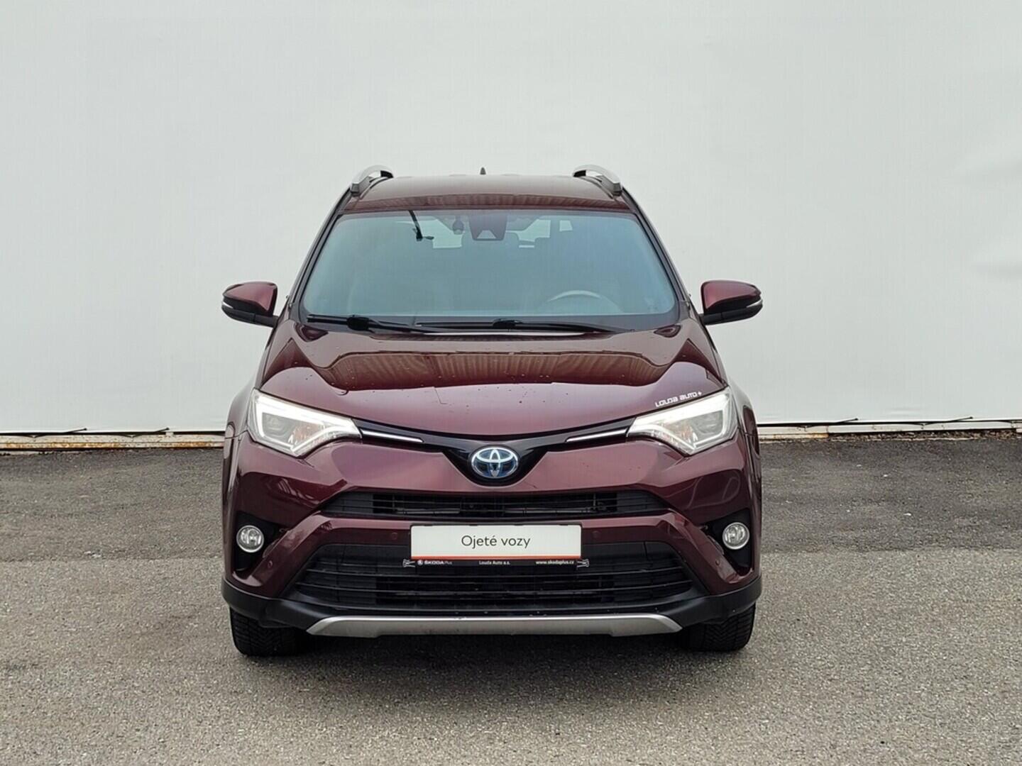 OM190V02624_13.webp_RAV4 Trend 2.5 e-CVT 114 kW automat, DPH