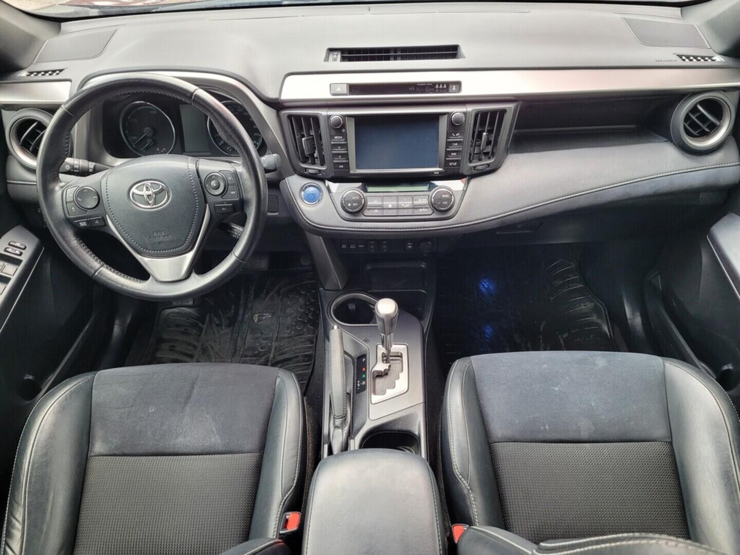 OM190V02624_18.webp_RAV4 Trend 2.5 e-CVT 114 kW automat, DPH