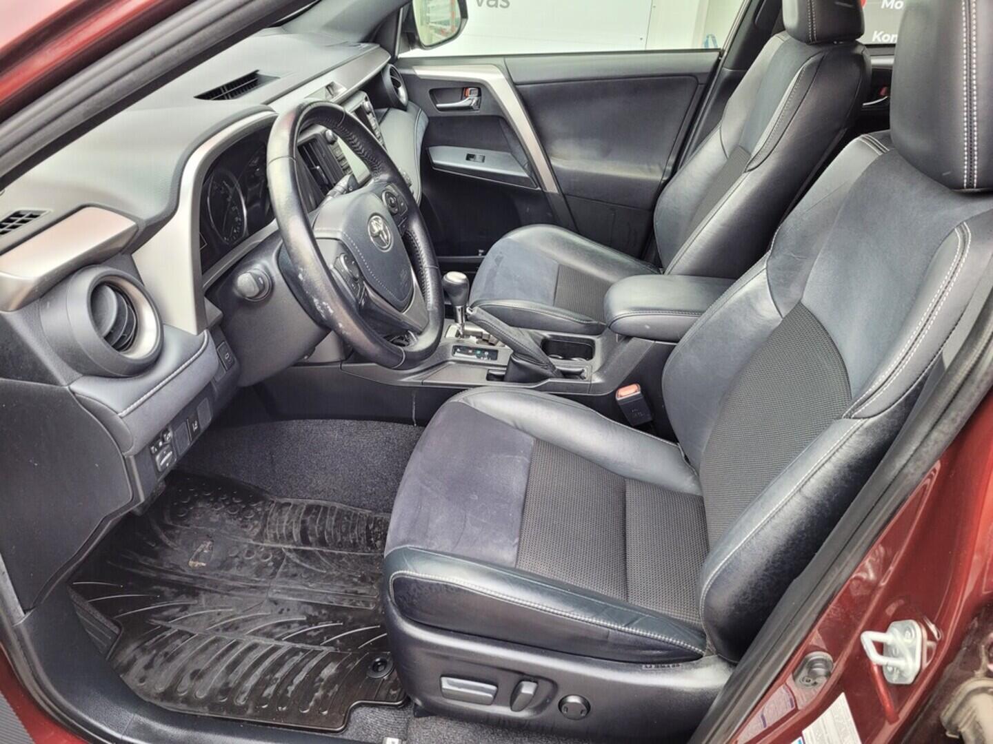 OM190V02624_20.webp_RAV4 Trend 2.5 e-CVT 114 kW automat, DPH