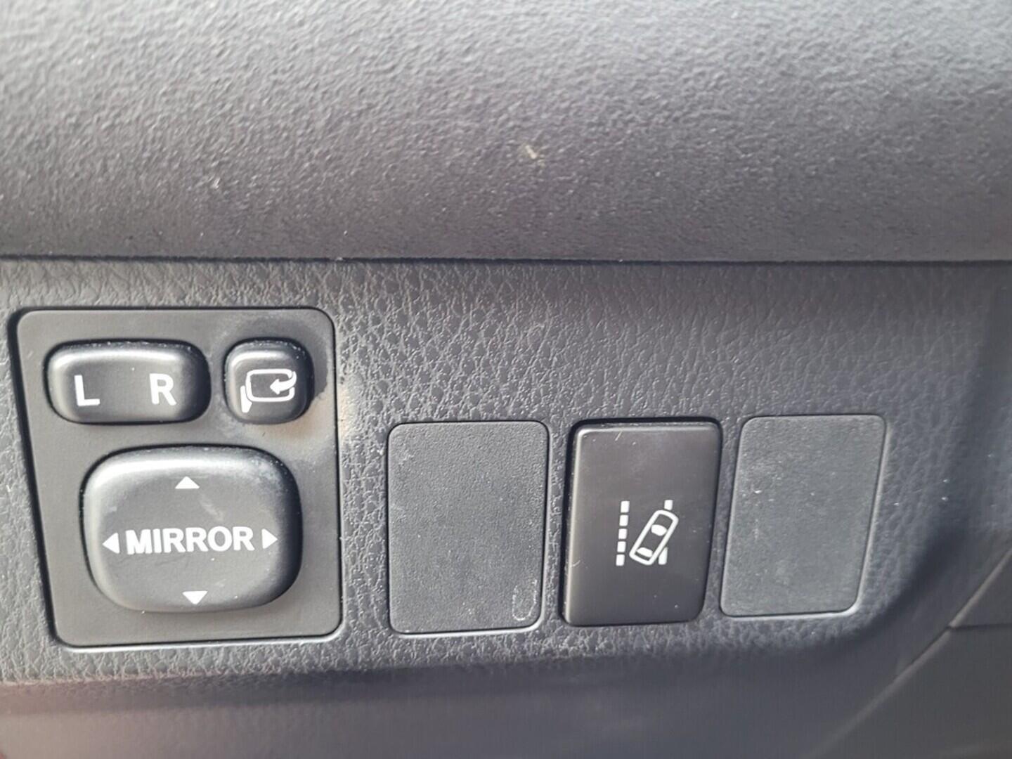 OM190V02624_22.webp_RAV4 Trend 2.5 e-CVT 114 kW automat, DPH