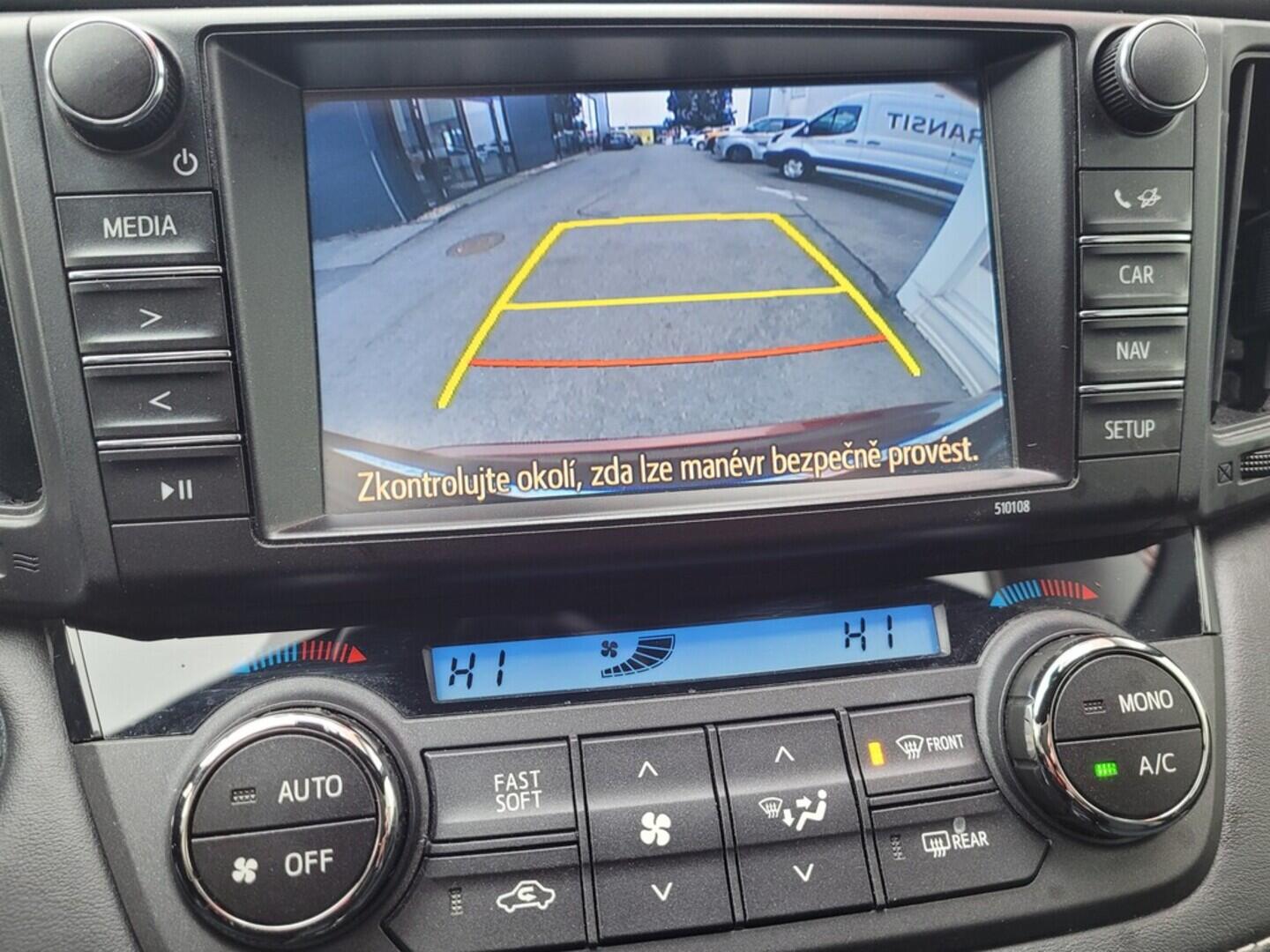 OM190V02624_25.webp_RAV4 Trend 2.5 e-CVT 114 kW automat, DPH