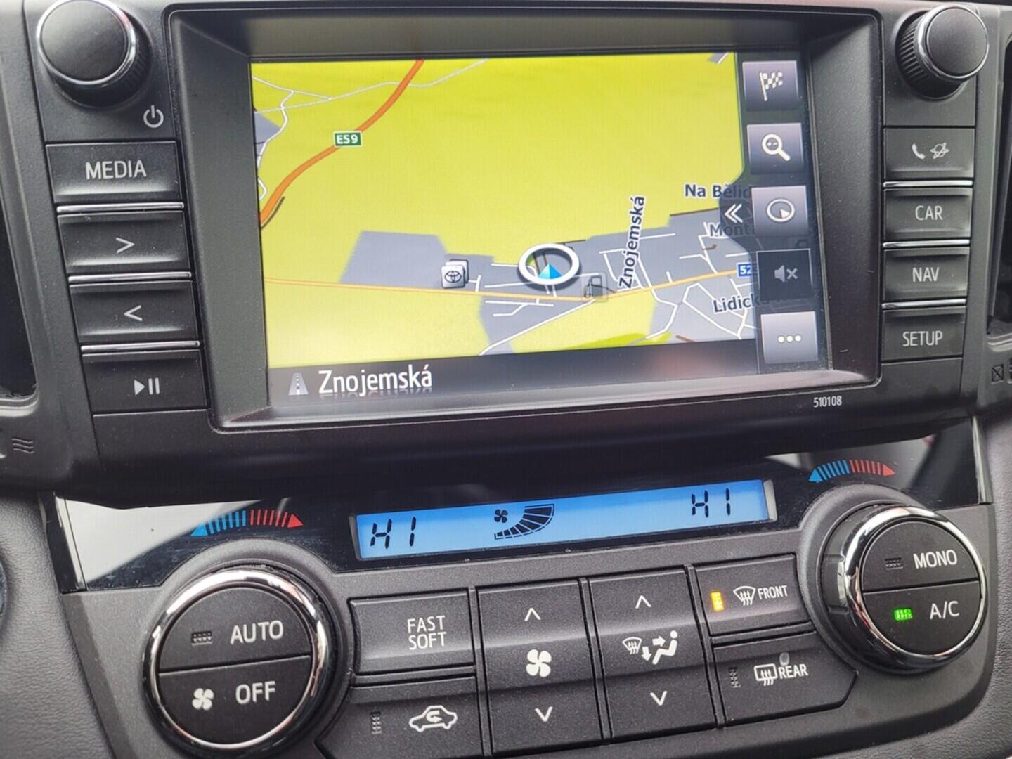 OM190V02624_26.webp_RAV4 Trend 2.5 e-CVT 114 kW automat, DPH