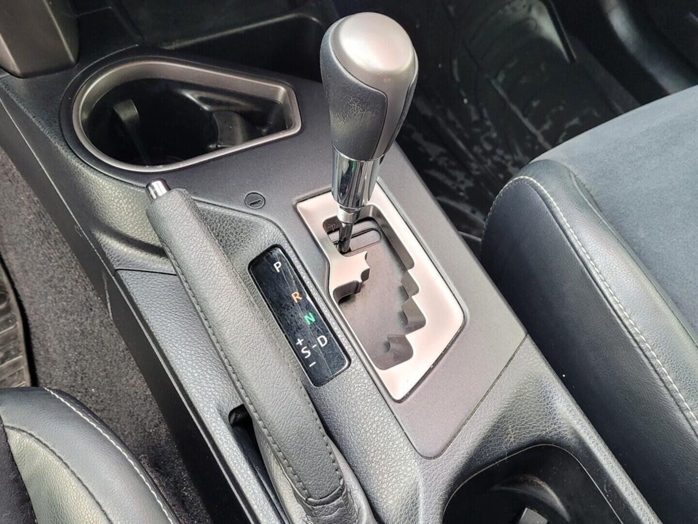 OM190V02624_28.webp_RAV4 Trend 2.5 e-CVT 114 kW automat, DPH