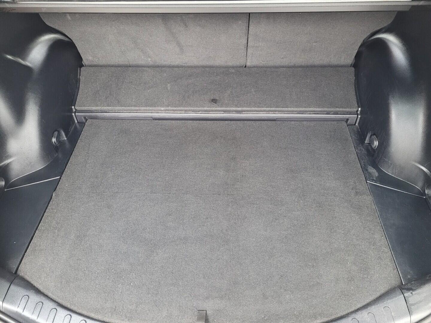 OM190V02624_31.webp_RAV4 Trend 2.5 e-CVT 114 kW automat, DPH