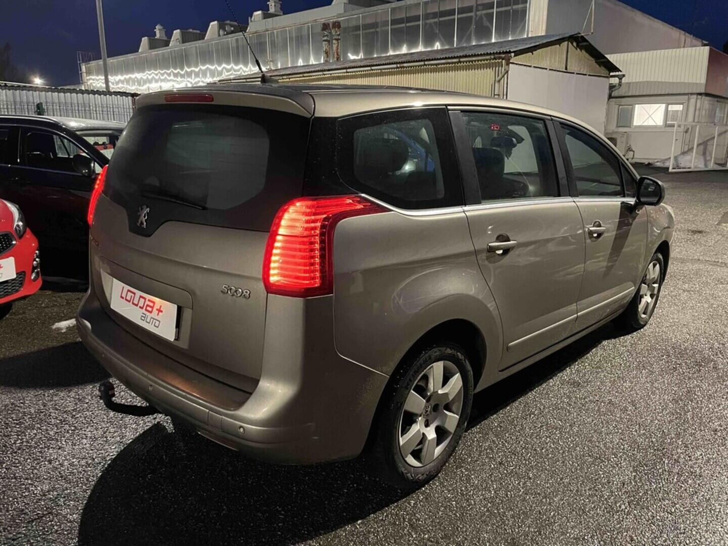 OM190V02629_11.webp_5008 Allure 1.6 HDI 82 kW manuál