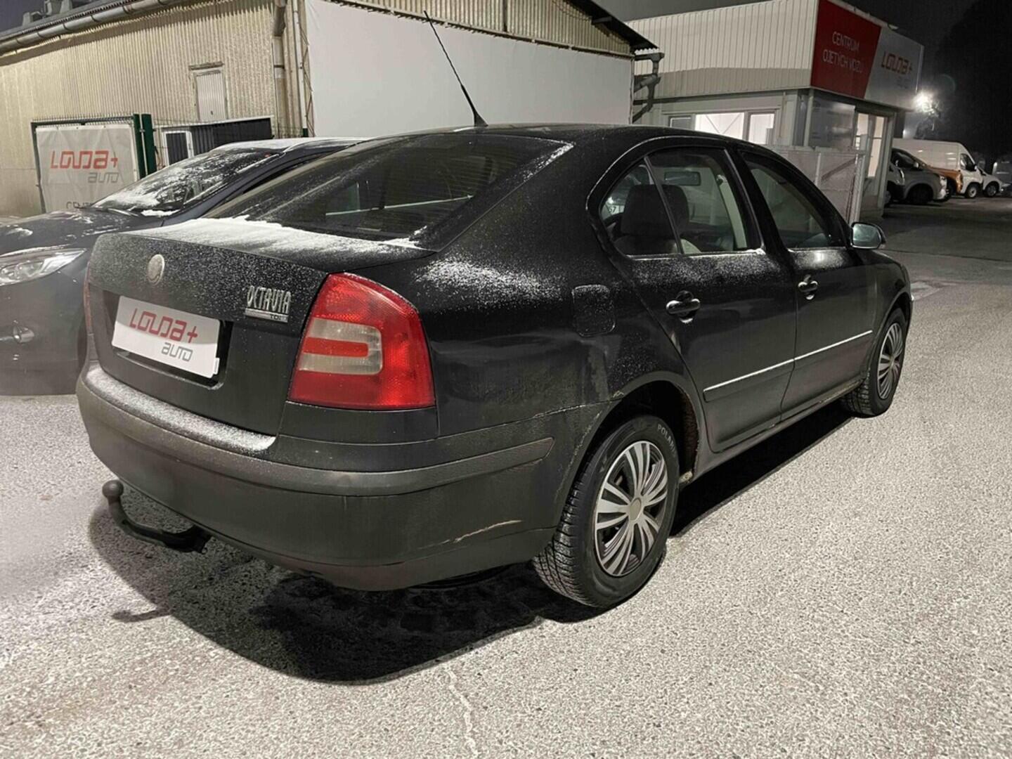 OM190V02634_11.webp_OCTAVIA Ambiente 1.9 TDI 77 kW manuál