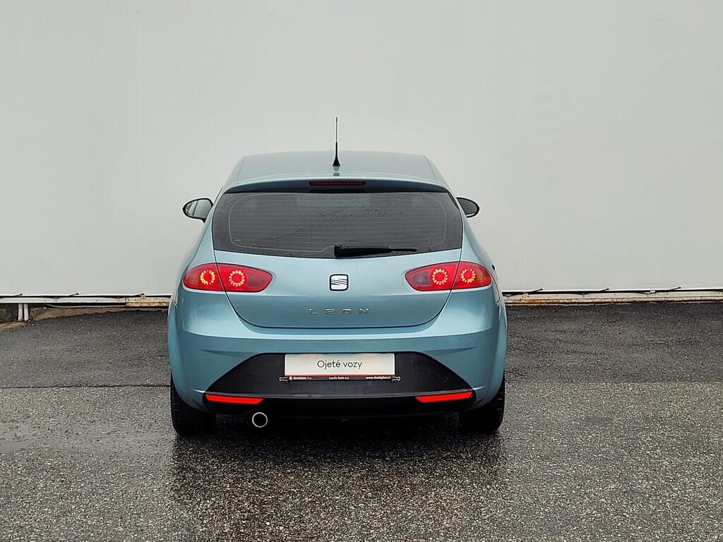 OM190V02636_17.webp_LEON Reference 1.4 TSI 63 kW manuál