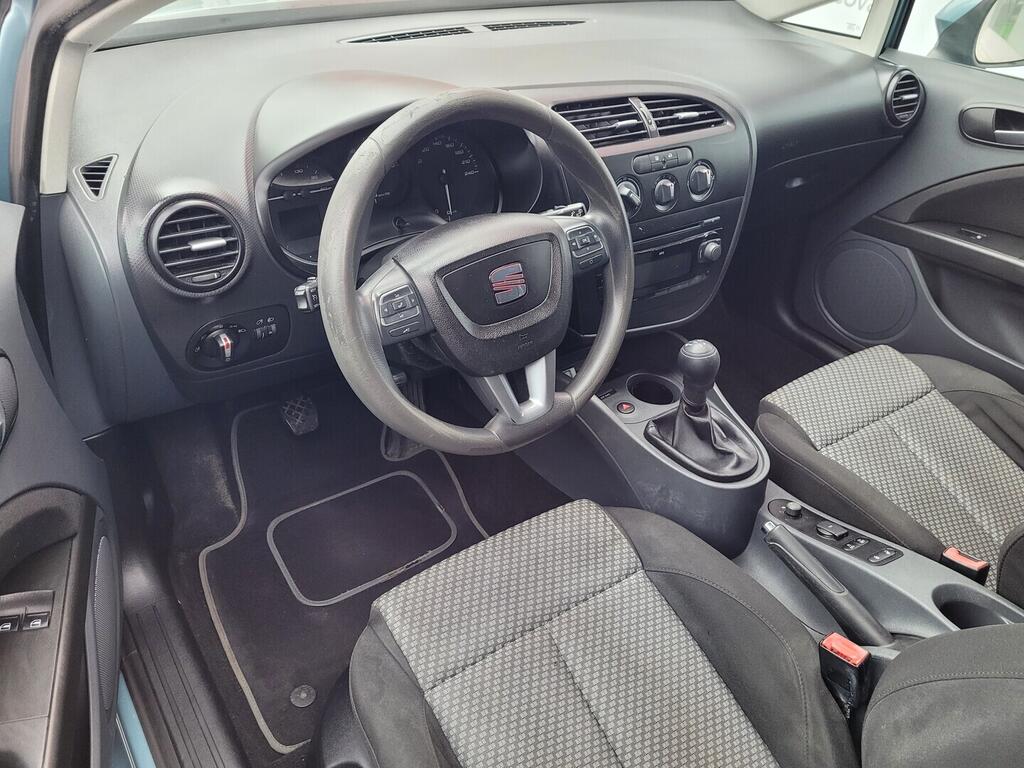 OM190V02636_19.webp_LEON Reference 1.4 TSI 63 kW manuál