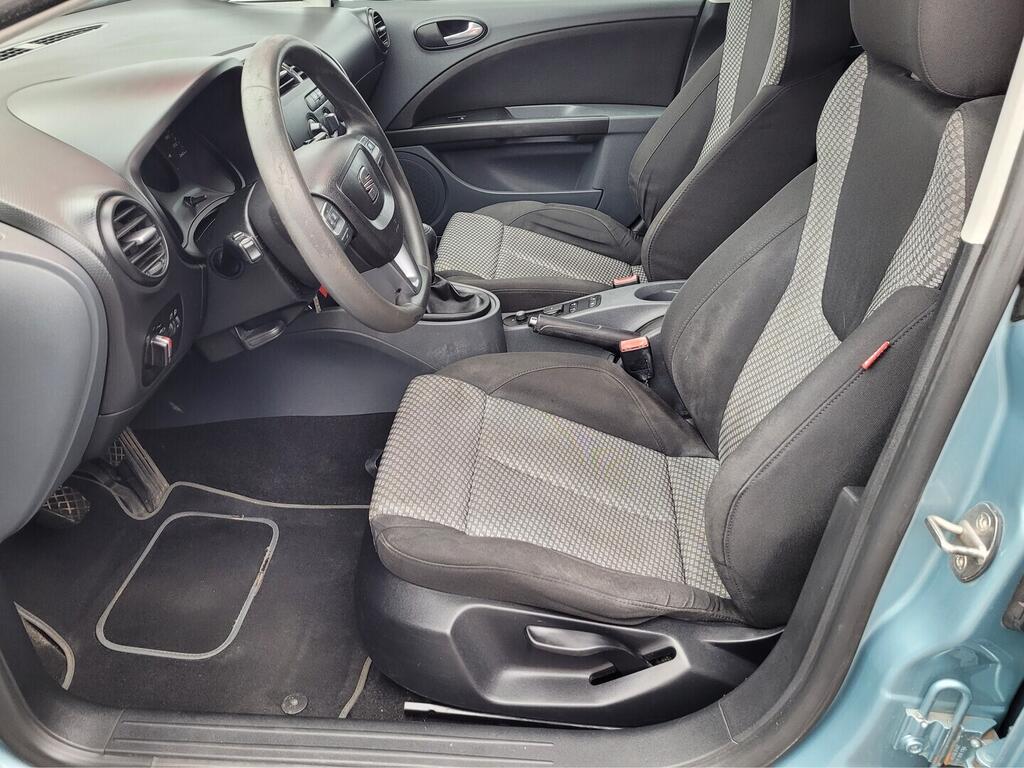 OM190V02636_20.webp_LEON Reference 1.4 TSI 63 kW manuál