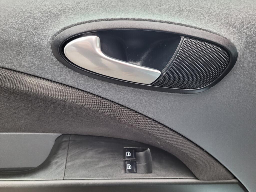 OM190V02636_21.webp_LEON Reference 1.4 TSI 63 kW manuál