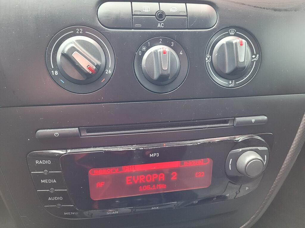 OM190V02636_24.webp_LEON Reference 1.4 TSI 63 kW manuál