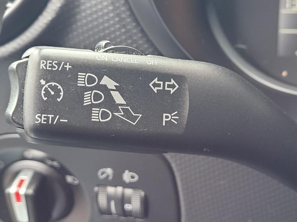 OM190V02636_26.webp_LEON Reference 1.4 TSI 63 kW manuál