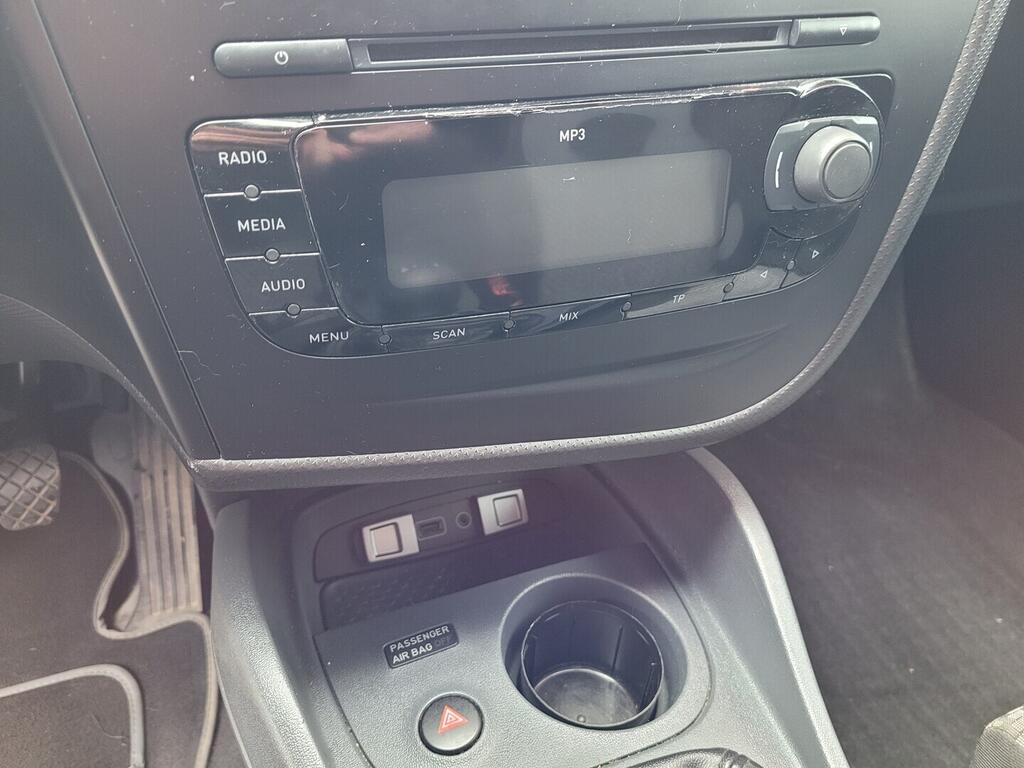 OM190V02636_28.webp_LEON Reference 1.4 TSI 63 kW manuál