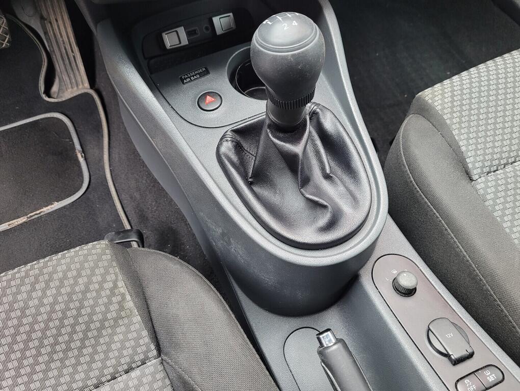 OM190V02636_29.webp_LEON Reference 1.4 TSI 63 kW manuál