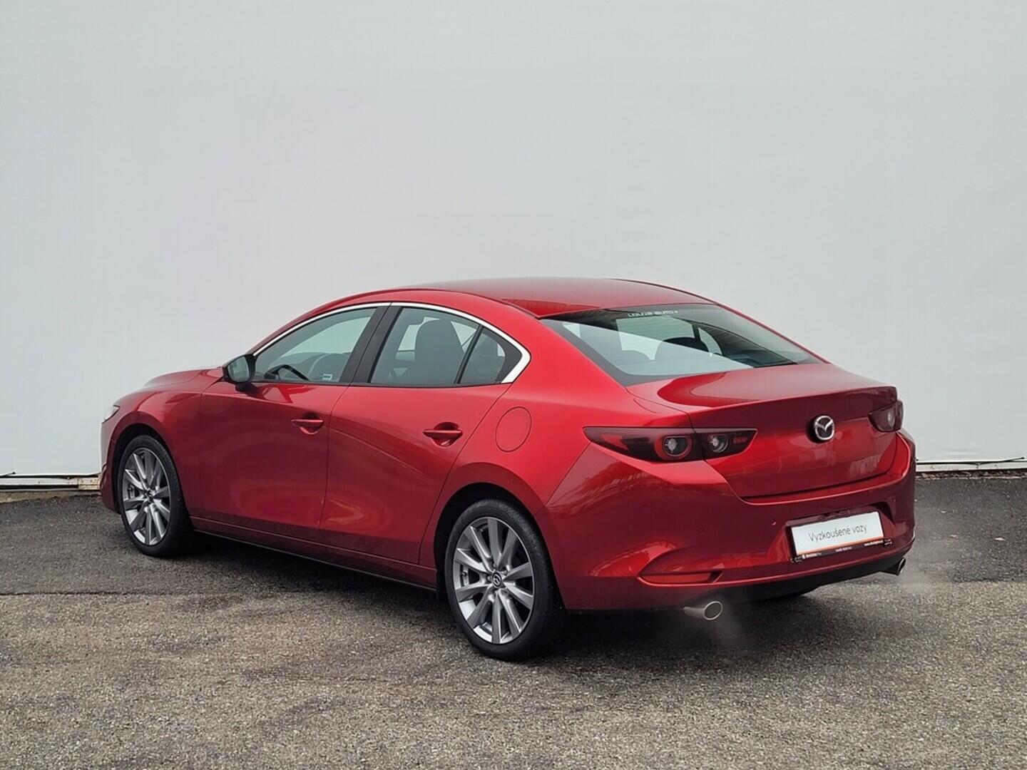 OM190V02637_15.webp_3 plus 2.0  e-Skyactiv G150 110 kW manuál