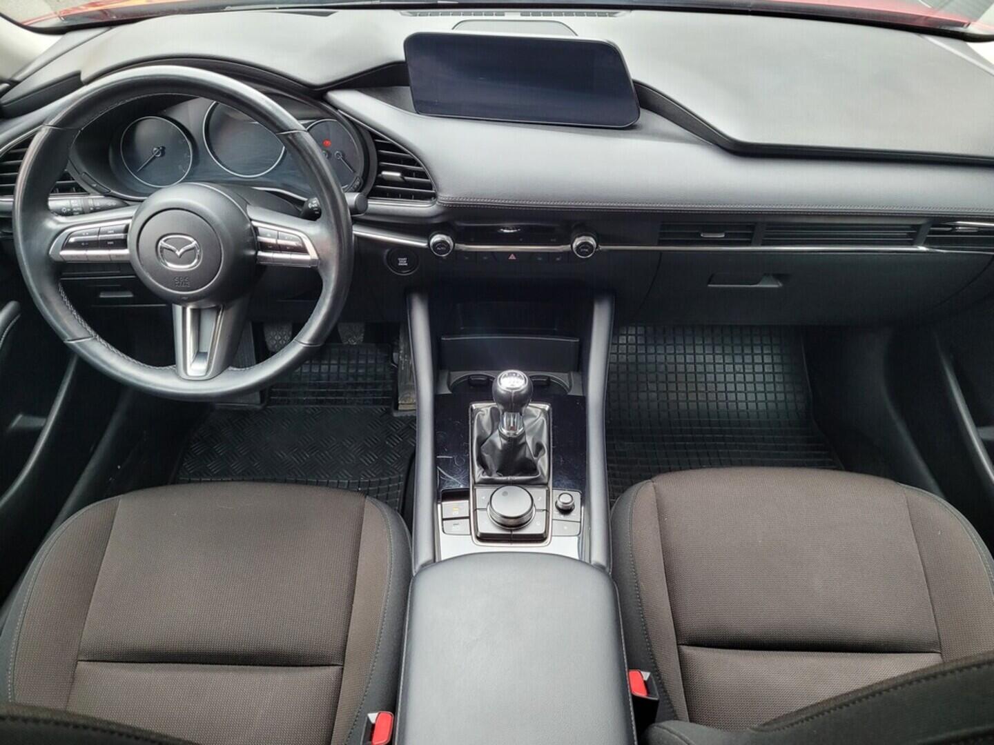 OM190V02637_18.webp_3 plus 2.0  e-Skyactiv G150 110 kW manuál