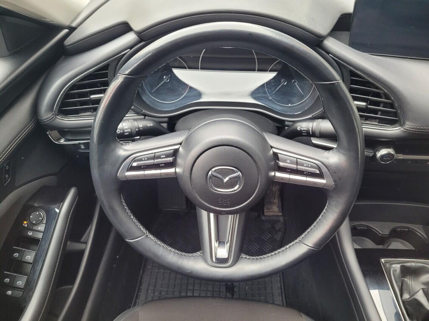 OM190V02637_23.webp_3 plus 2.0  e-Skyactiv G150 110 kW manuál