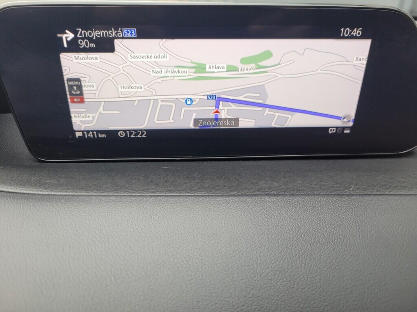 OM190V02637_24.webp_3 plus 2.0  e-Skyactiv G150 110 kW manuál