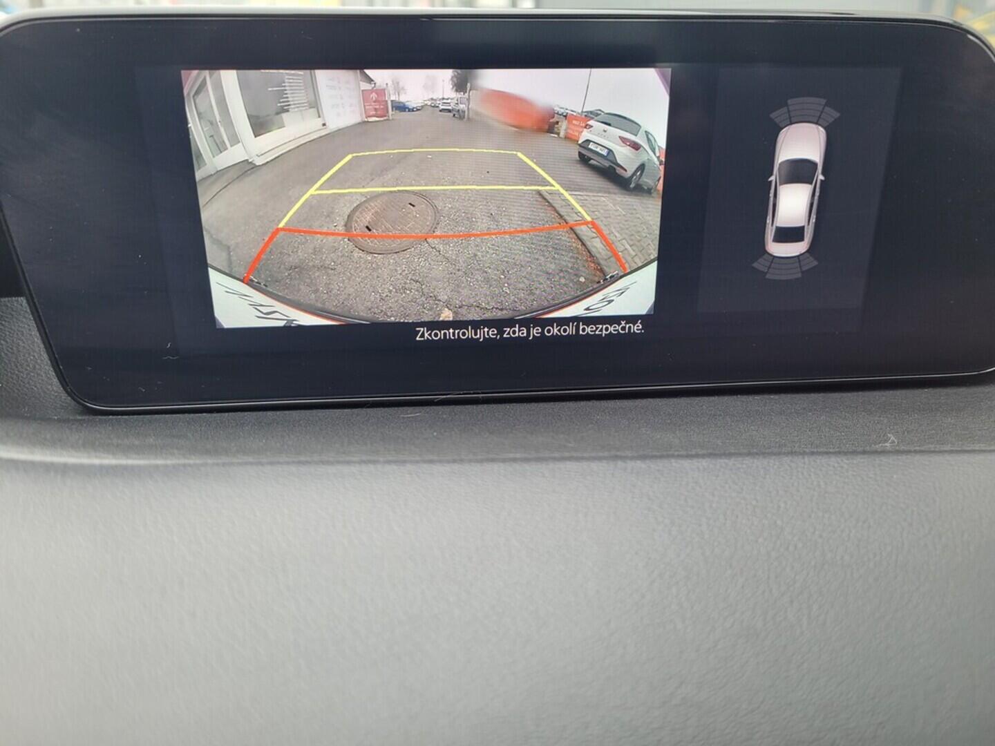 OM190V02637_25.webp_3 plus 2.0  e-Skyactiv G150 110 kW manuál