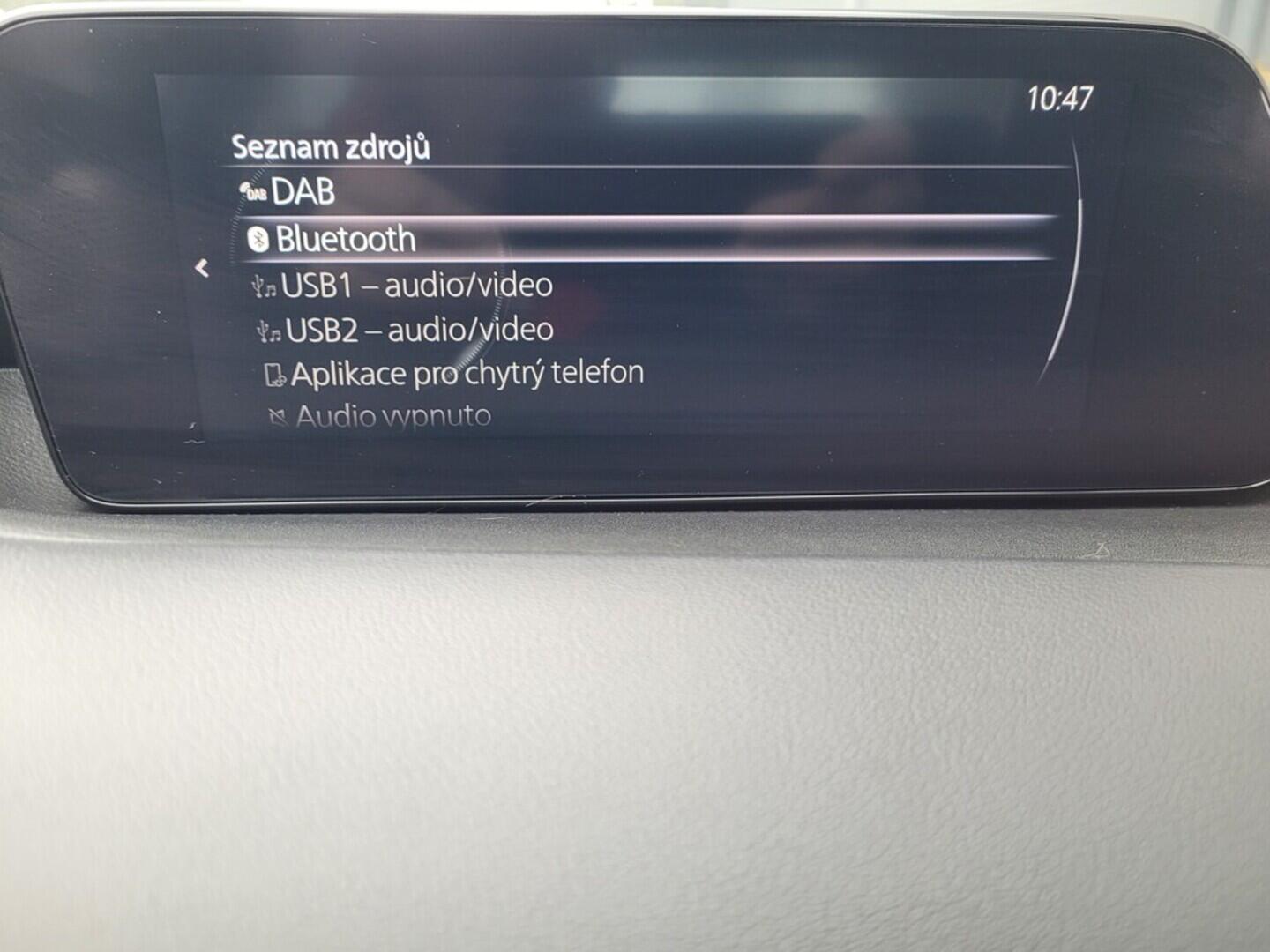 OM190V02637_26.webp_3 plus 2.0  e-Skyactiv G150 110 kW manuál