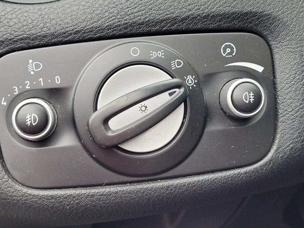 OM190V02639_22.webp_MONDEO Titanium 2.0 TDCi 103 kW manuál