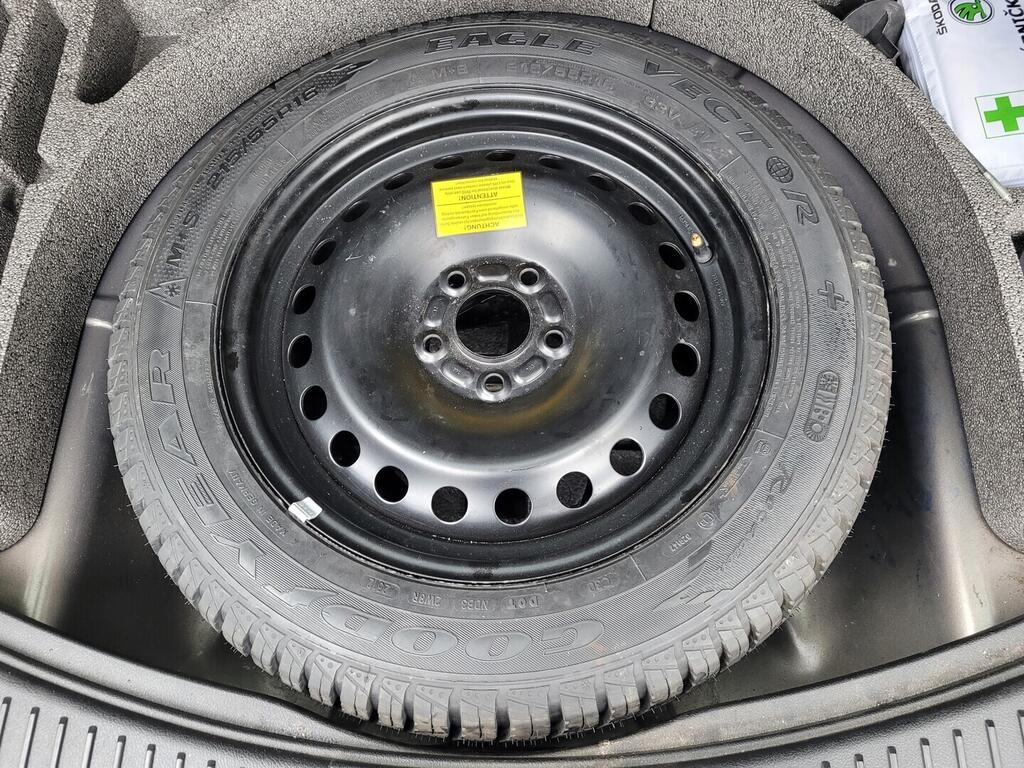 OM190V02639_31.webp_MONDEO Titanium 2.0 TDCi 103 kW manuál