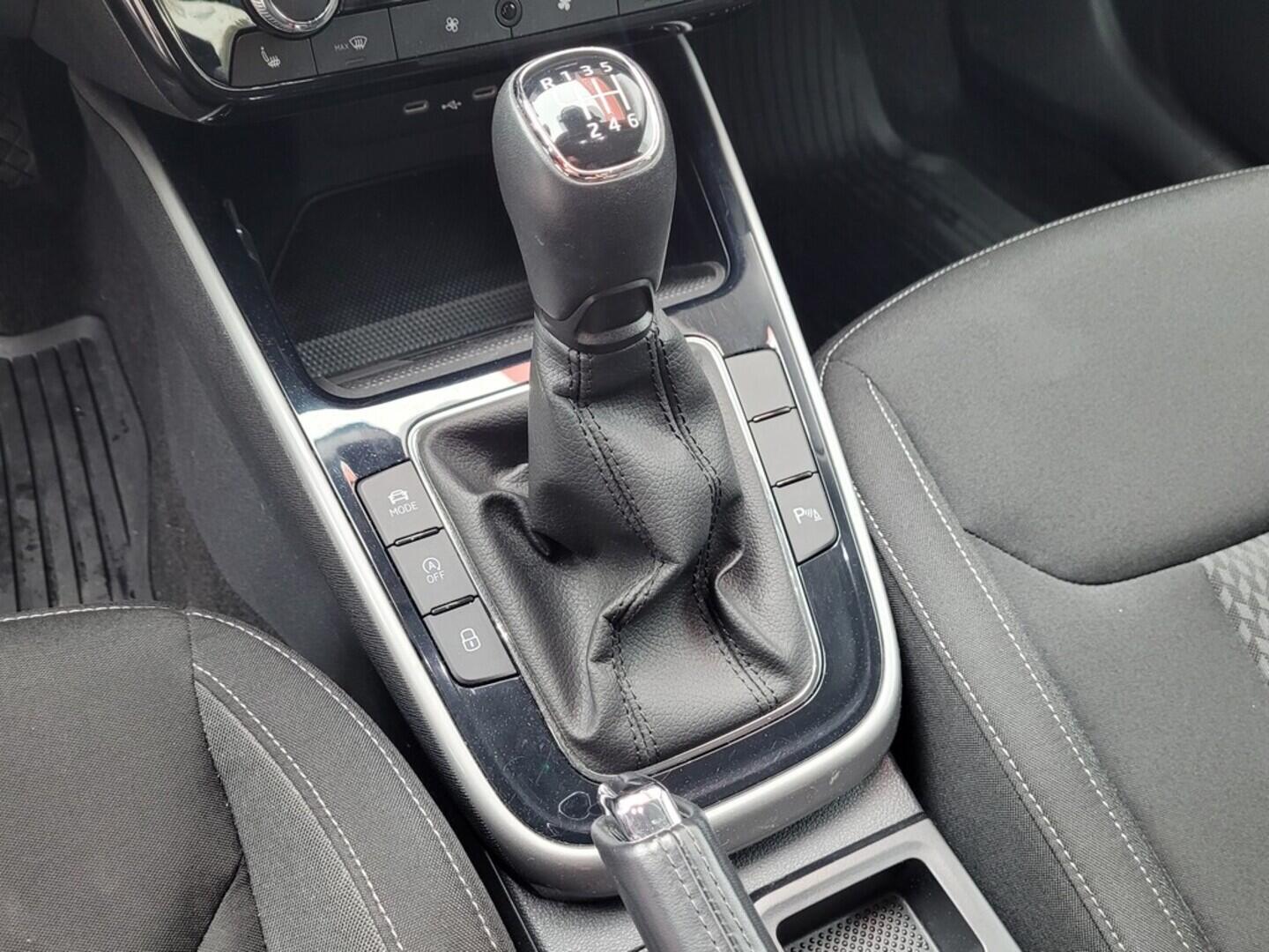 OM190V02648_29.webp_FABIA Top Selection 1.0 TSI 85 kW manuál