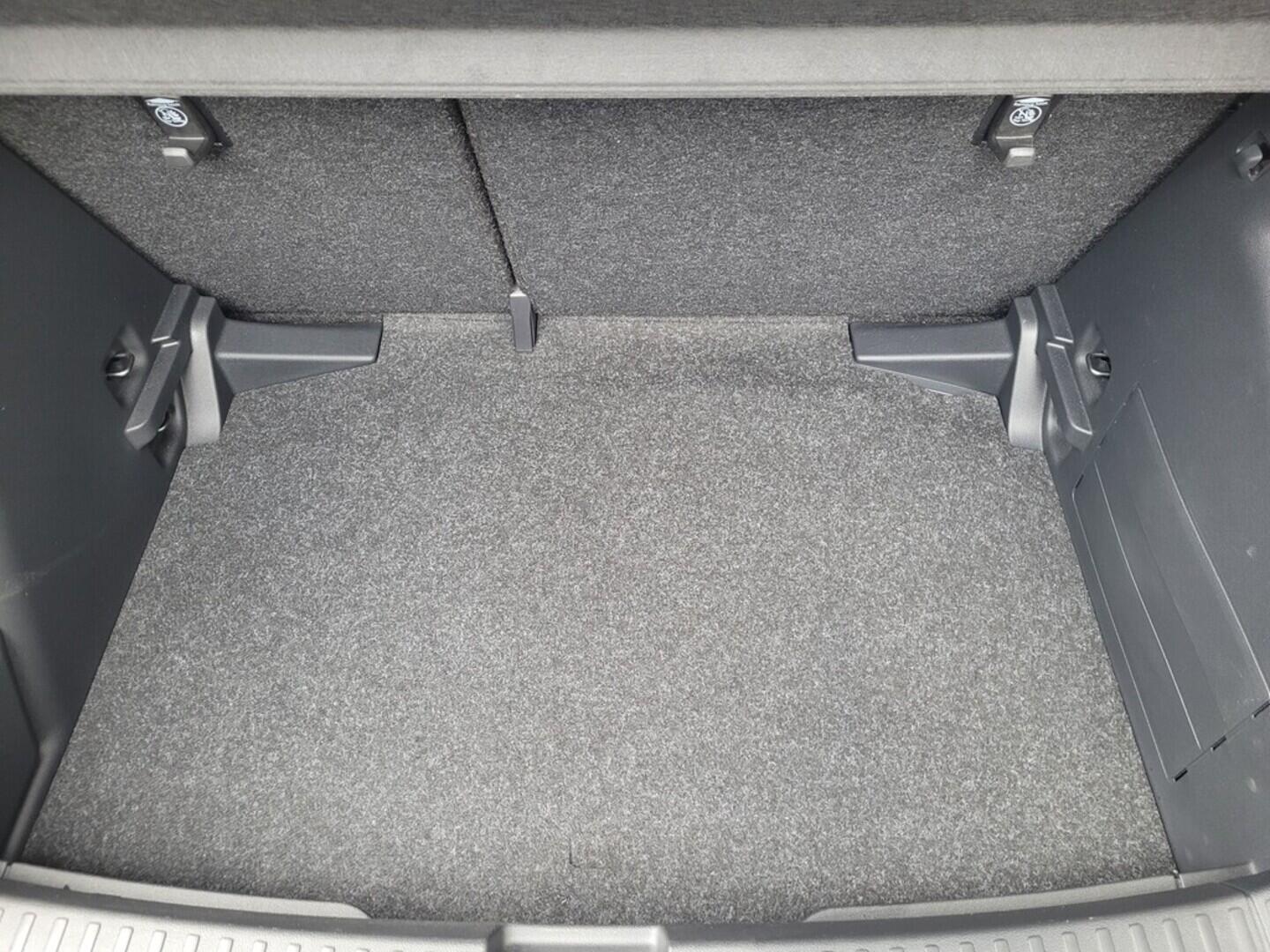 OM190V02648_31.webp_FABIA Top Selection 1.0 TSI 85 kW manuál